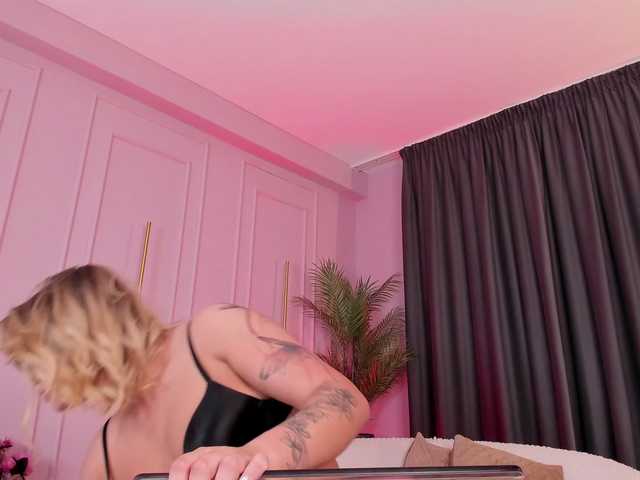 SilverEyesz's BongaCams show and profile