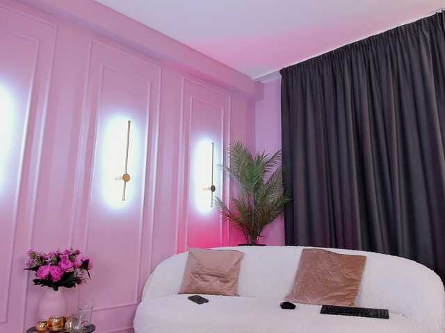 SilverEyesz's BongaCams show and profile