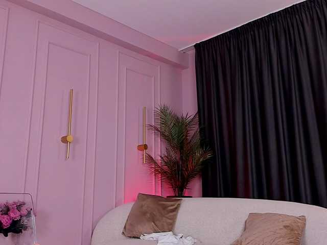 SilverEyesz's BongaCams show and profile