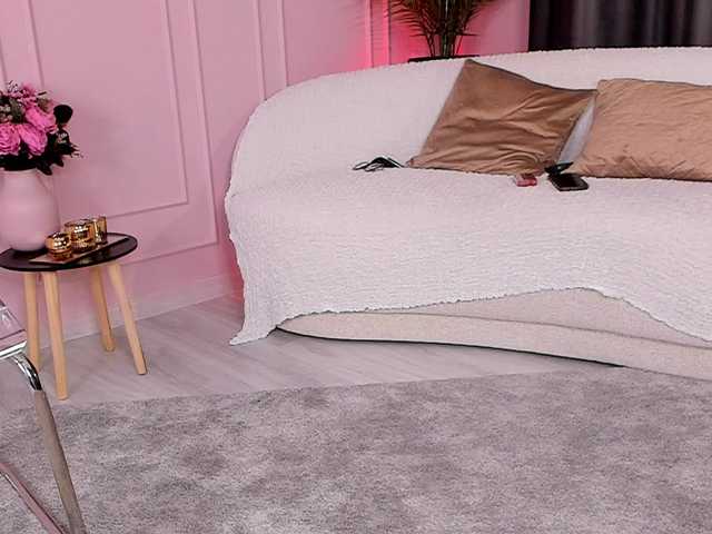 SilverEyesz's BongaCams show and profile