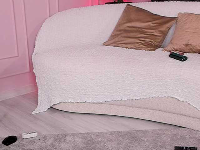 SilverEyesz's BongaCams show and profile