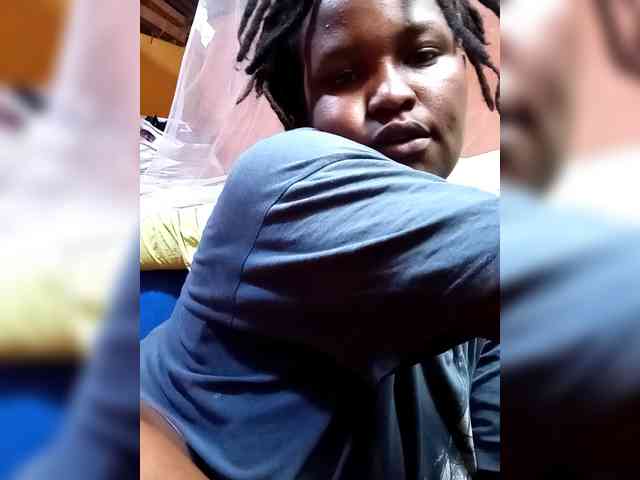 Pretty-mama Live Webcam on BongaCams