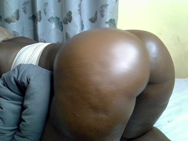 le modèle Hailey88 est en webcam porno dans un show sur le site bongacams, il possède les tags suivants: Ebony,Blonde,Trimmed