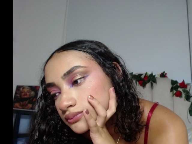 Isabellaa's BongaCams show and profile