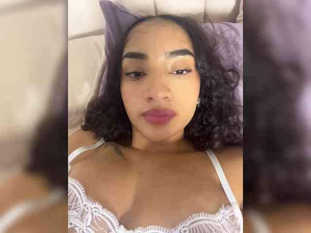 Isabellaa webcam