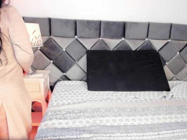 XXXiomara's BongaCams show and profile