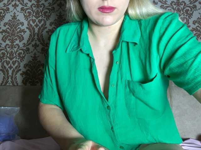 Viola18a's BongaCams show and profile