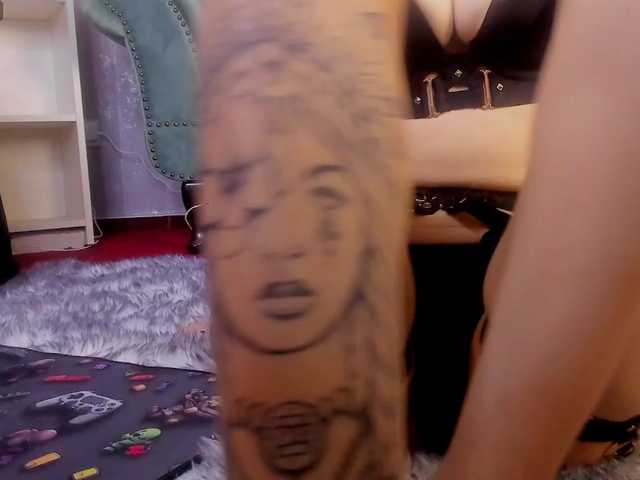 AnyaGlow's BongaCams show and profile