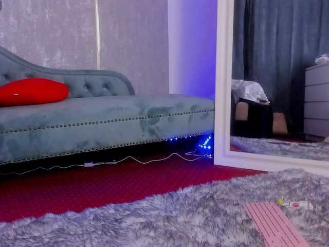 AnyaGlow's BongaCams show and profile