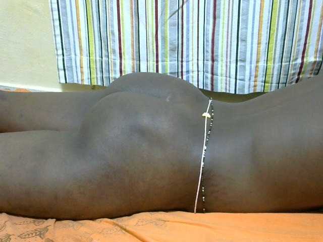 le modèle Sweetlove88 est en webcam porno dans un show sur le site bongacams, il possède les tags suivants: Ebony,Brunette,Hairy