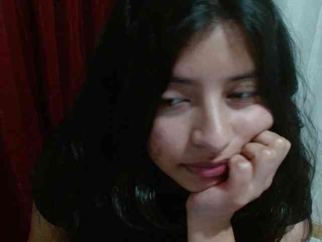 saralo Live Webcam on BongaCams