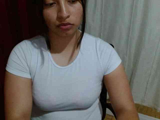 saralo Live Webcam on BongaCams