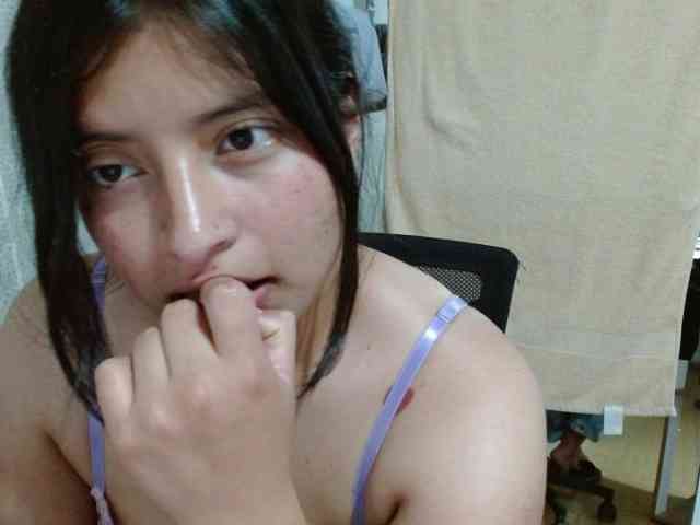 saralo Live Webcam on BongaCams