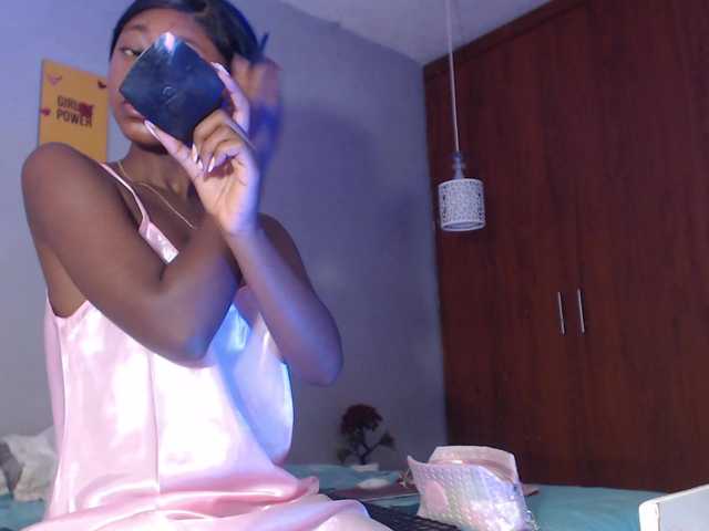 arianna-rossi's BongaCams show and profile