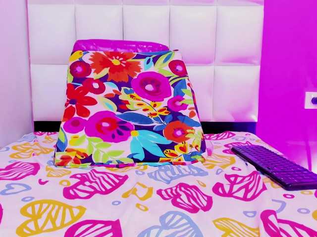 Curly-temptation's BongaCams show and profile