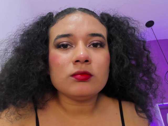 Curly-temptation's BongaCams show and profile