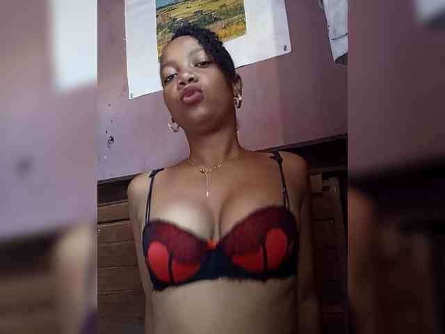 Canci-8 Live Webcam on BongaCams