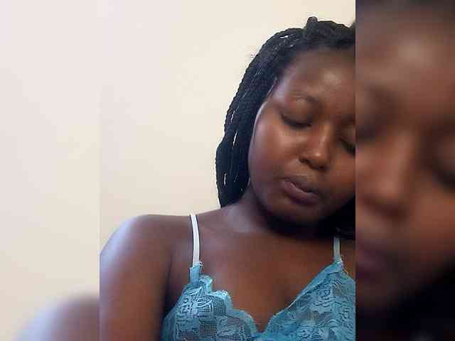 Innocent-Slut webcam