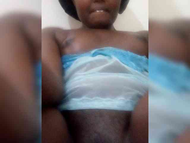 Innocent-Slut webcam