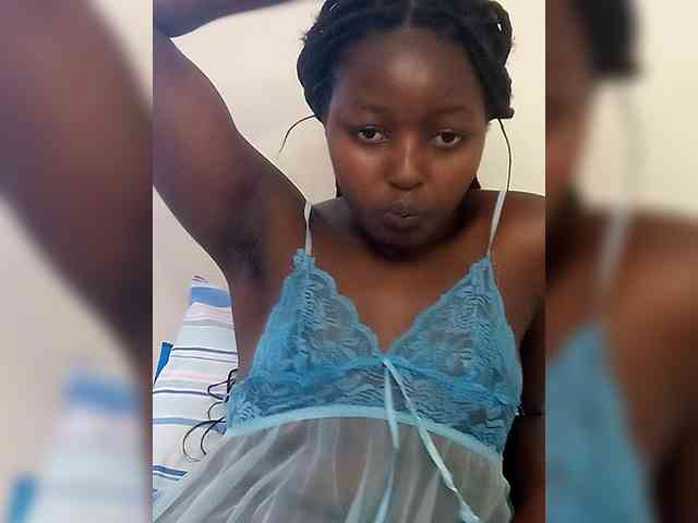 Innocent-Slut webcam