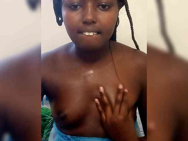 Innocent-Slut webcam