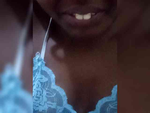 Innocent-Slut webcam