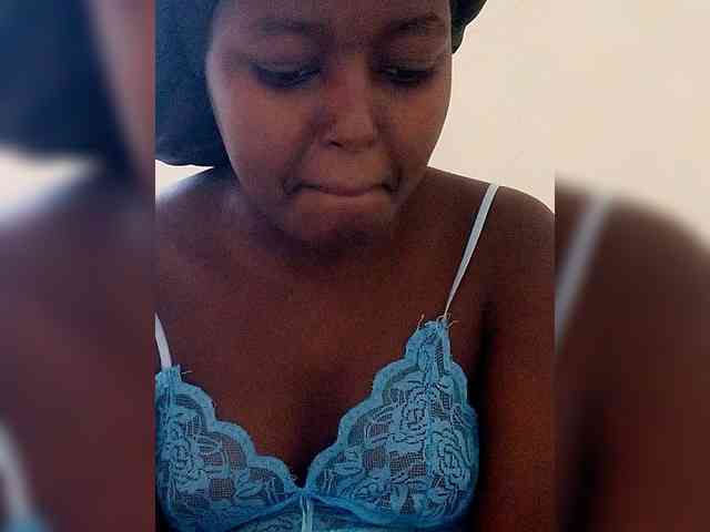 Innocent-Slut webcam