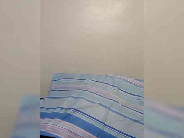 Innocent-Slut webcam