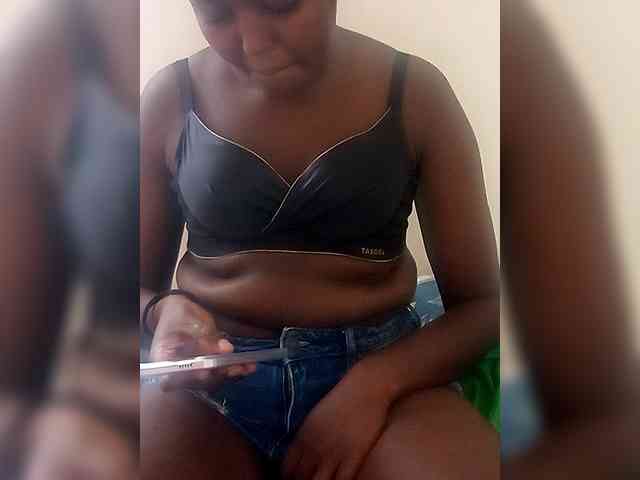 Innocent-Slut webcam