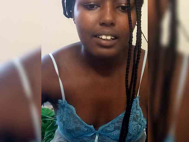 Innocent-Slut Live Webcam on BongaCams