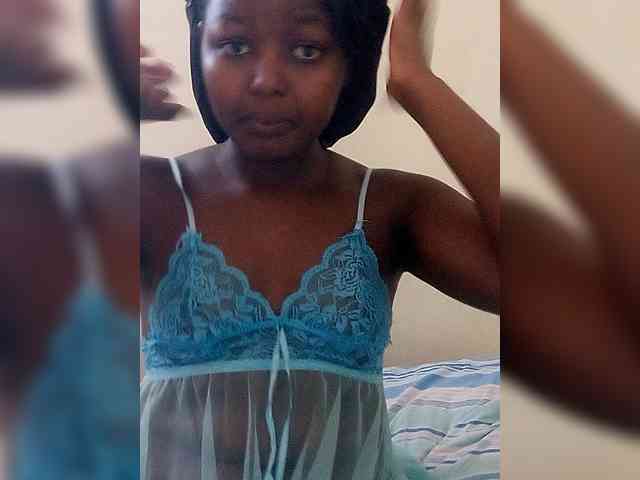 Innocent-Slut webcam