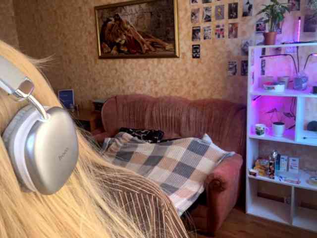 GloryReker Live Webcam on BongaCams