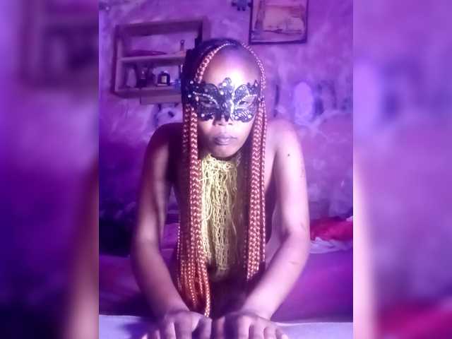 Brownpaper webcam bongacams model stream image