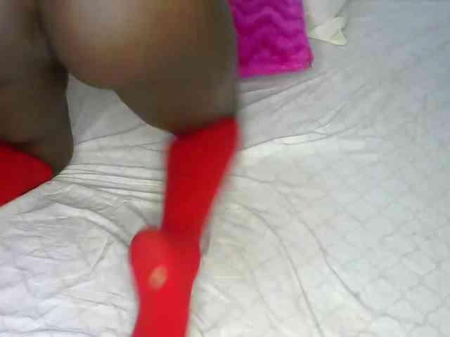 cherry96 Live Webcam on BongaCams