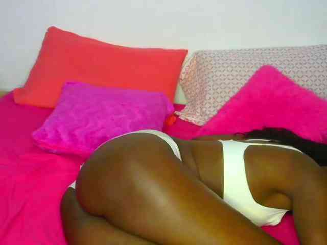 cherry96 Live Webcam on BongaCams