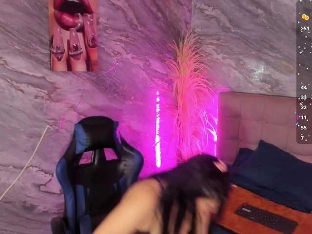 kiara-norris live cam profile