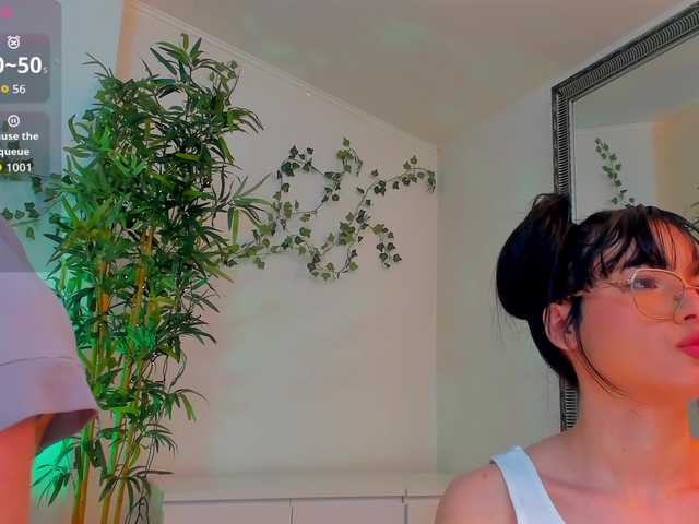 mira0-0's BongaCams show and profile