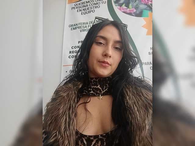 Ashly-7's BongaCams show and profile