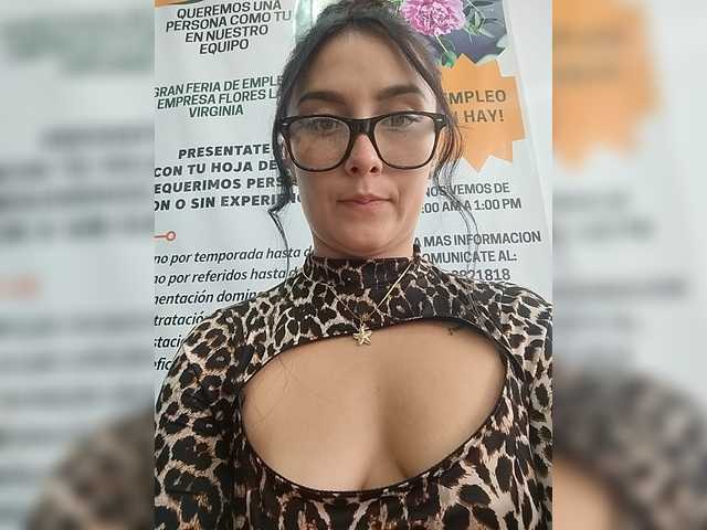 Ashly-7's BongaCams show and profile