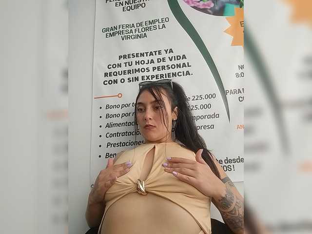 Ashly-7's BongaCams show and profile