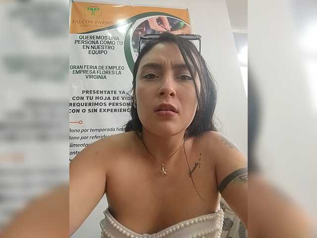 Ashly-7's BongaCams show and profile