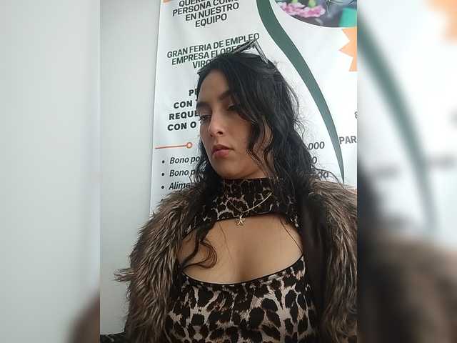 Ashly-7's BongaCams show and profile