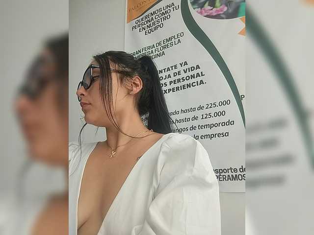 Ashly-7's BongaCams show and profile