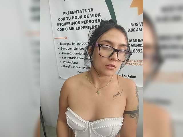 Ashly-7's BongaCams show and profile