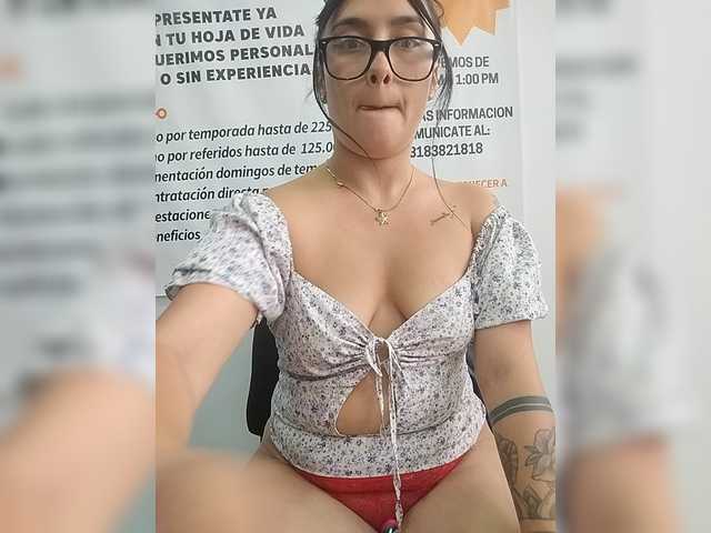 Ashly-7's BongaCams show and profile