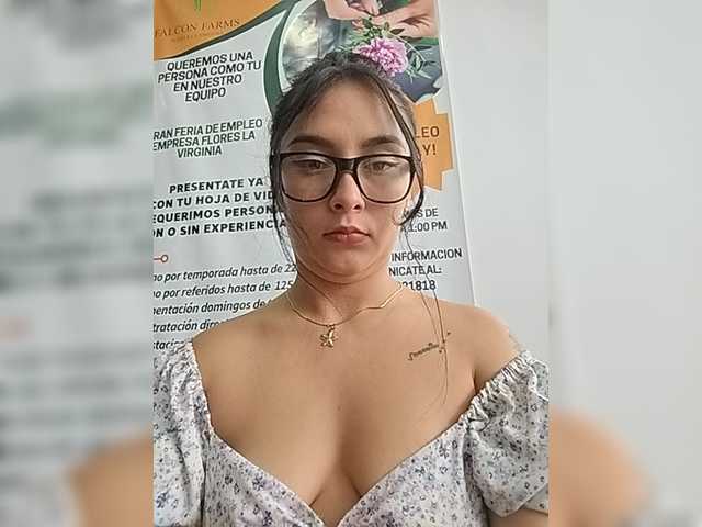 Ashly-7's BongaCams show and profile