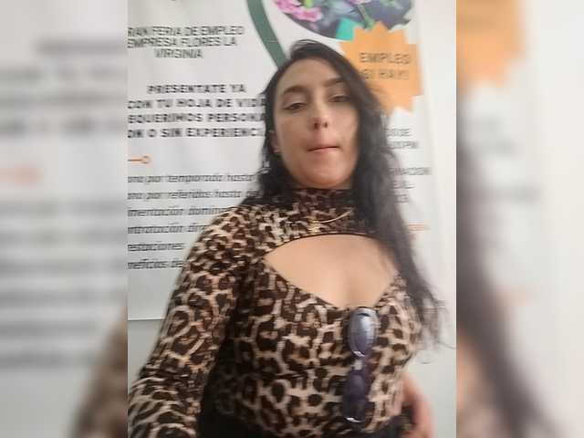 Ashly-7's BongaCams show and profile