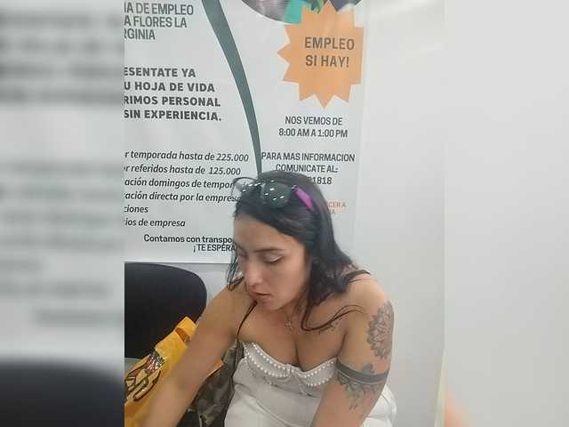 Ashly-7's BongaCams show and profile