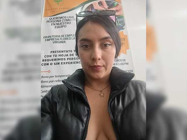 Ashly-7's BongaCams show and profile