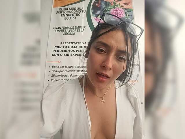 Ashly-7's BongaCams show and profile